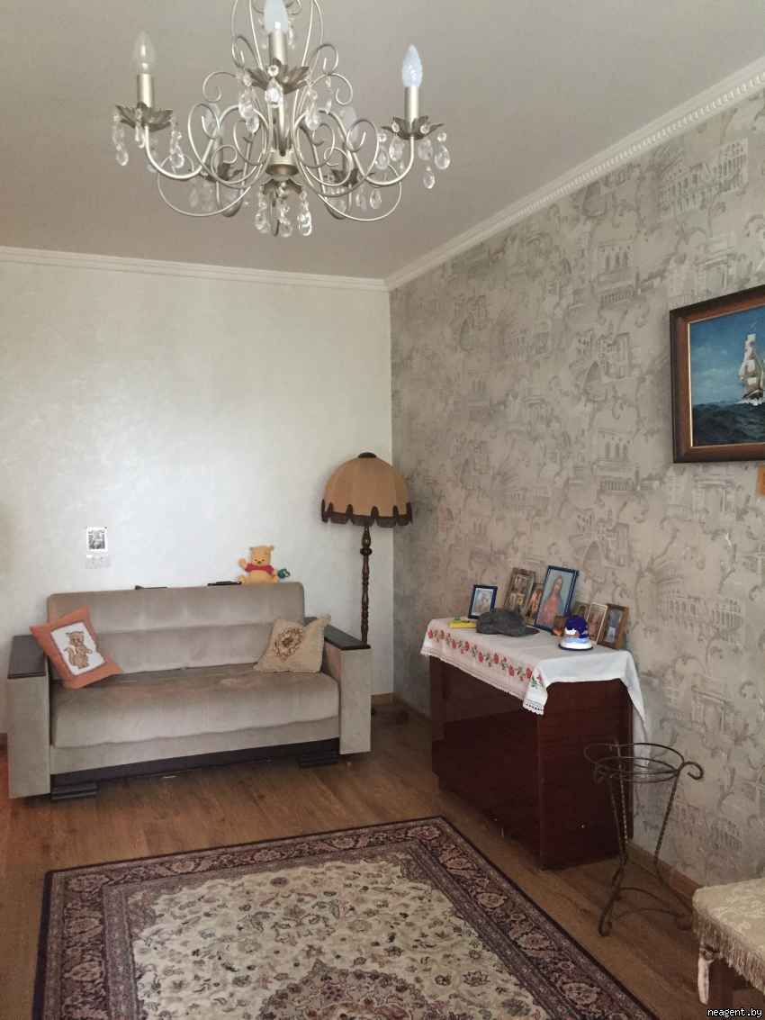 2-комнатная квартира, ул. Асаналиева, 13/1, 1200 рублей: фото 1