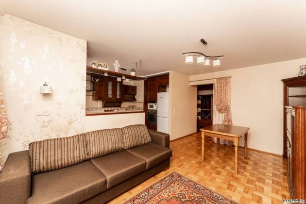 4-комнатная квартира, Долгиновский тракт, за 150000 р.