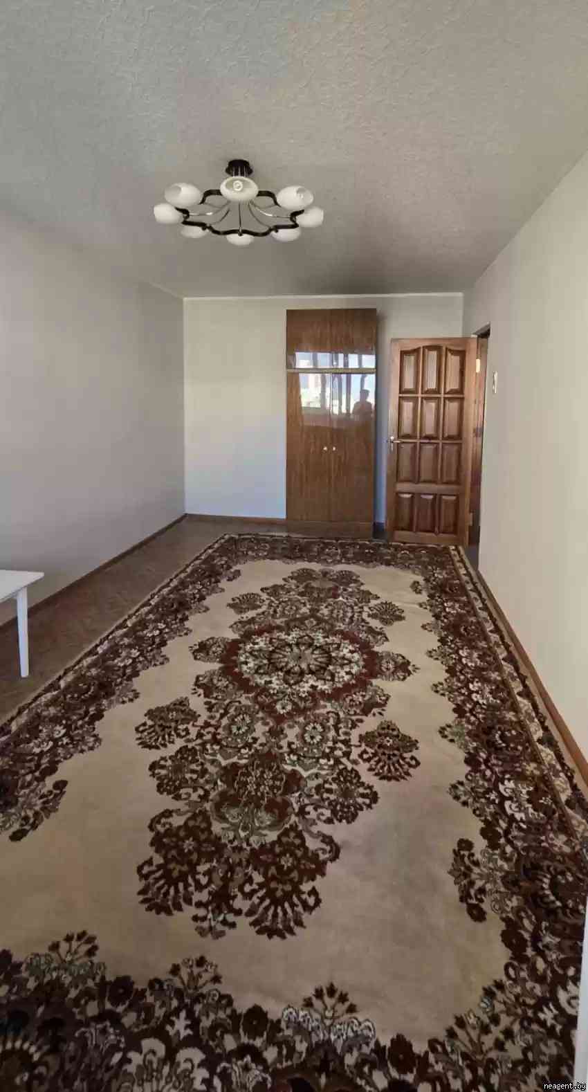 1-комнатная квартира, ул. Космонавтов, 48, 948 рублей: фото 1