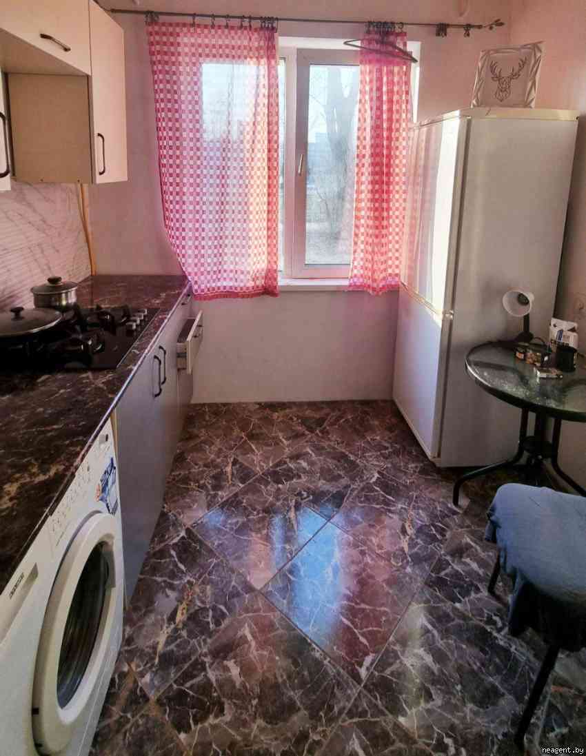 2-комнатная квартира,  Ванеева площадь, 1275 рублей: фото 1