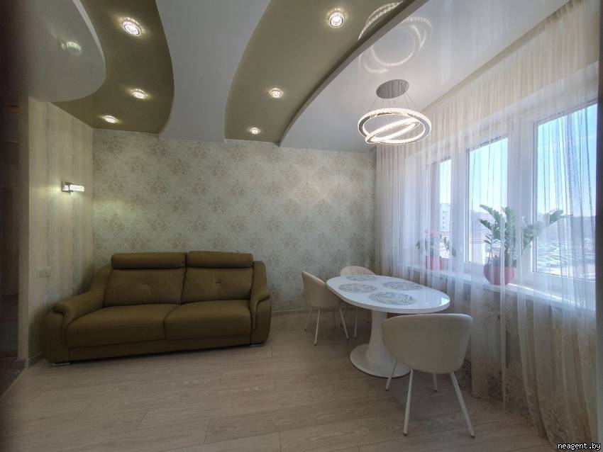 2-комнатная квартира, ул. Ложинская, 20, 2067 рублей: фото 1