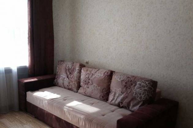 1-комнатная квартира, Великоморская ул., за 380 р.