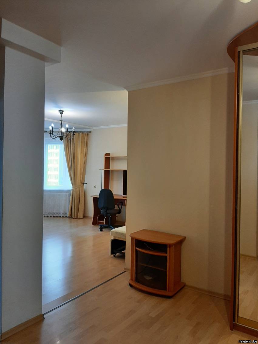 1-комнатная квартира,  Скрипникова, 400 рублей: фото 2