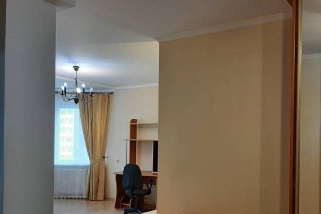 1-комнатная квартира, Скрипникова, за 400 р.