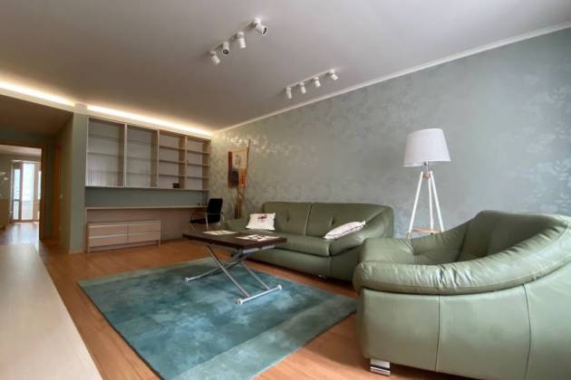 2-комнатная квартира, нововиленская, за 2040 р.