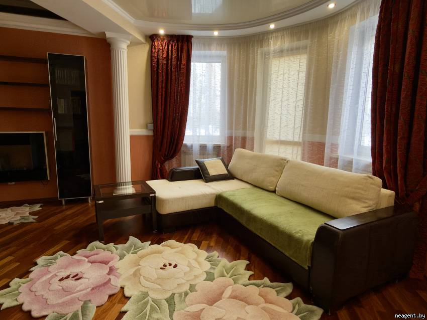 3-комнатная квартира, имени газеты «Правда» просп., 9, 2100 рублей: фото 1