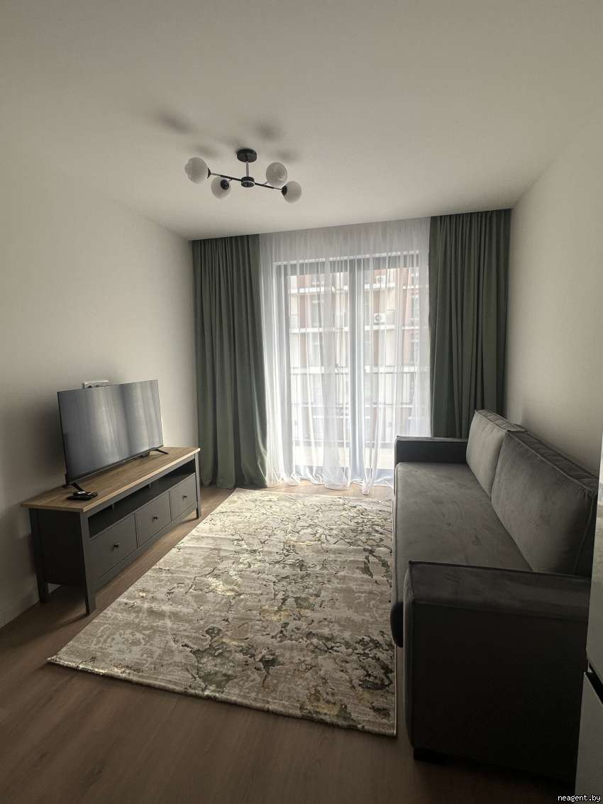 2-комнатная квартира, ул. Цвирко, 100, 1970 рублей: фото 1