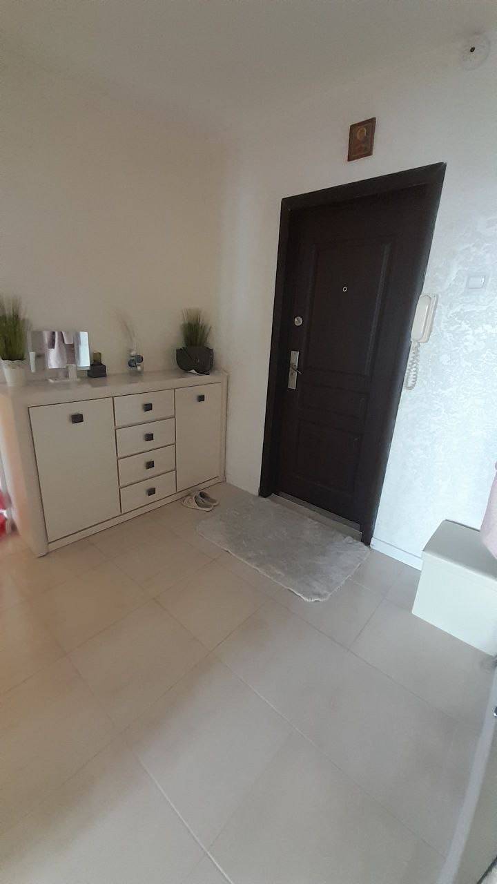 2-комнатная квартира, ул. Шугаева, 13/1, 550 рублей: фото 1
