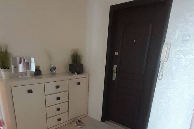 2-комнатная квартира, Шугаева ул., за 550 р.