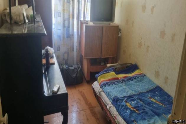 2-комнатная квартира, Уборевича ул., за 700 р.