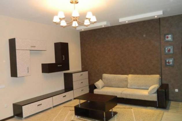 3-комнатная квартира, Леонида Беды ул., за 2100 р.
