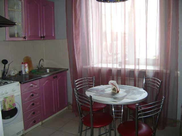 2-комнатная квартира, ул. Ванеева, 8, 960 рублей: фото 1