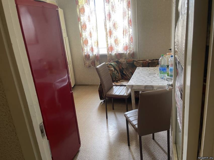 2-комнатная квартира, ул. Притыцкого, 136, 1100 рублей: фото 2