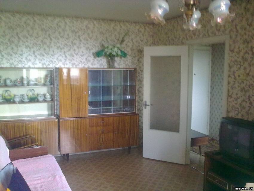 1-комнатная квартира, ул. Парниковая, 3/1, 990 рублей: фото 1