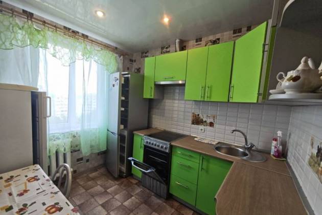 3-комнатная квартира, Слободская ул., за 1200 р.