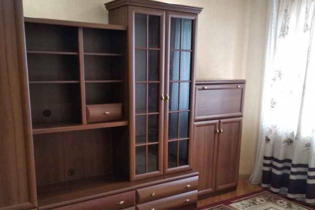 2-комнатная квартира, Лещинского ул., за 1400 р.