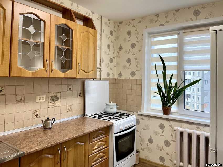 1-комнатная квартира, ул. Есенина, 39, 1116 рублей: фото 1