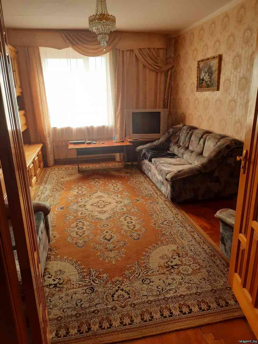 3-комнатная квартира, ул. Маяковского, 155, 1200 рублей: фото 1