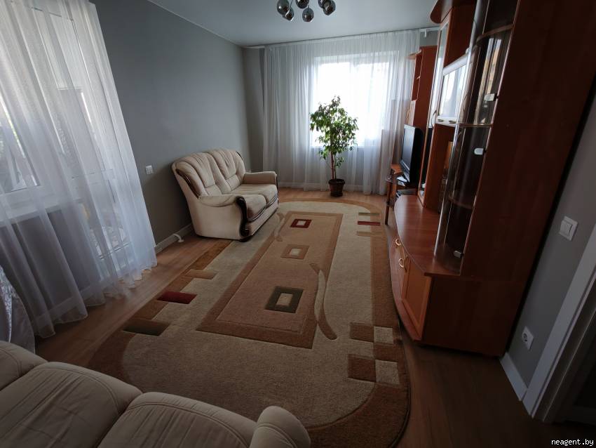 2-комнатная квартира, ул. Гамарника, 20/1, 1400 рублей: фото 1