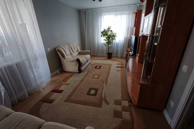 2-комнатная квартира, Гамарника ул., за 1400 р.