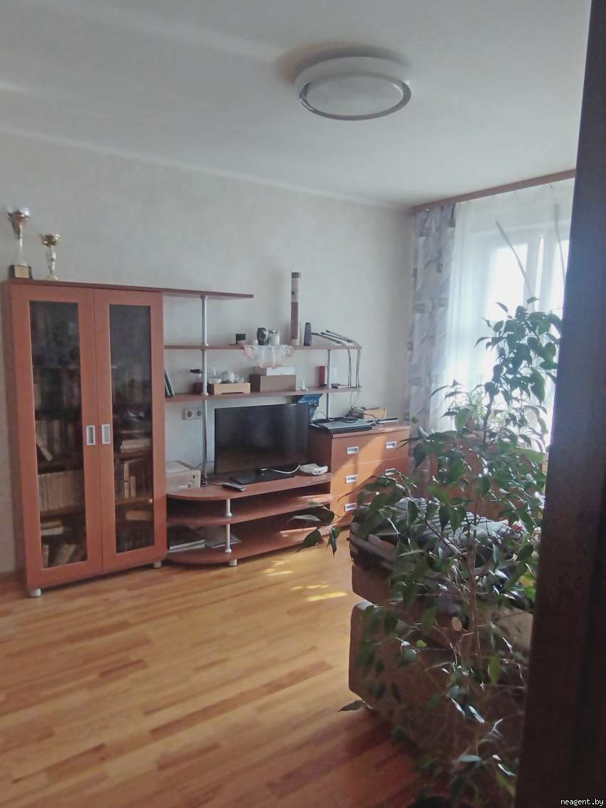 2-комнатная квартира, Космонавтов, 3/5, 600 рублей: фото 1