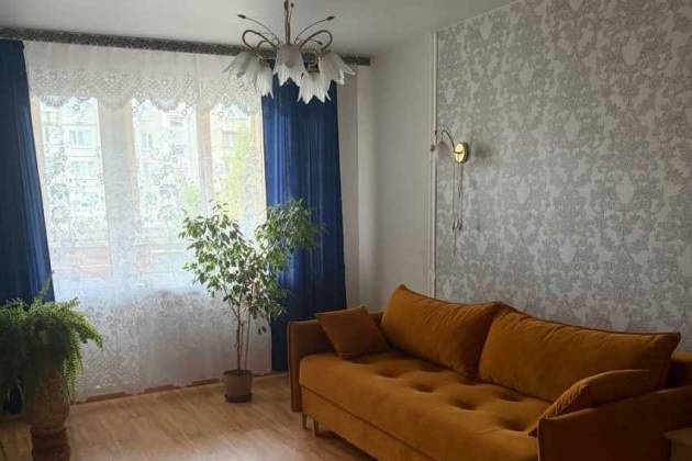 Комната, Руссиянова, за 560 р.