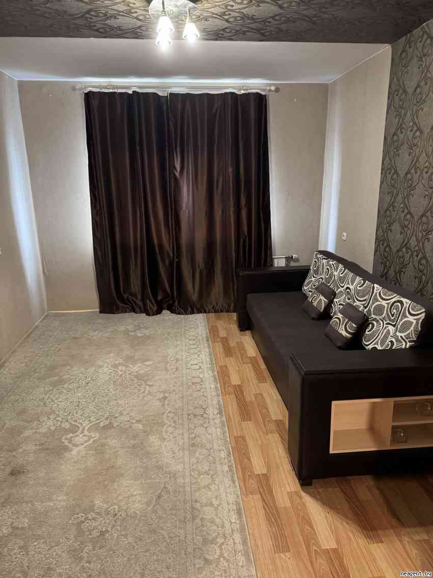 1-комнатная квартира, ул. Авроровская, 8, 930 рублей: фото 1
