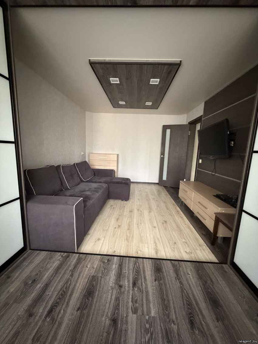 2-комнатная квартира, ул. Янки Мавра, 42, 1511 рублей: фото 1