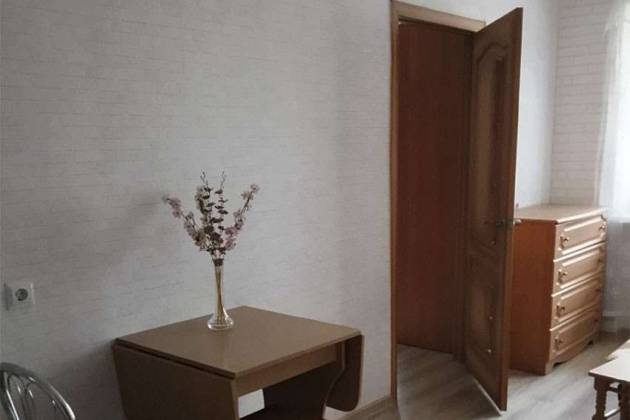 3-комнатная квартира, Коллекторная ул., за 1250 р.