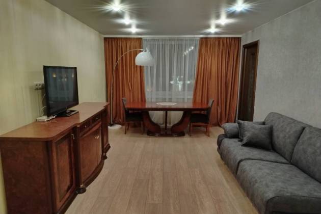 3-комнатная квартира, Независимости просп., за 2700 р.