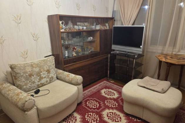 2-комнатная квартира, Янки Мавра ул., за 570 р.