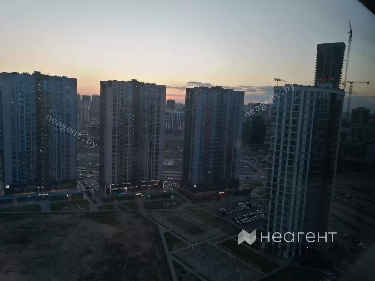 Вид из дома Алферова 12, Минск-Мир