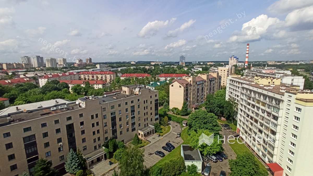 Вид из дома на Веры Хоружей 36