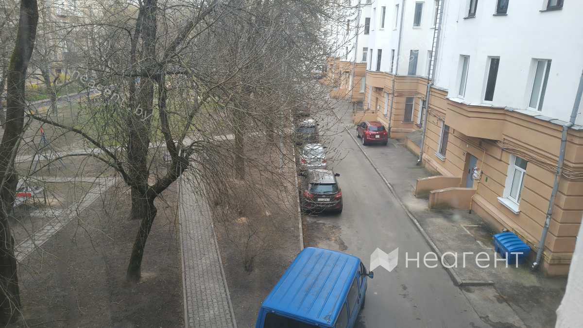 Дом 91 на проспекте Независимости, вид из окна