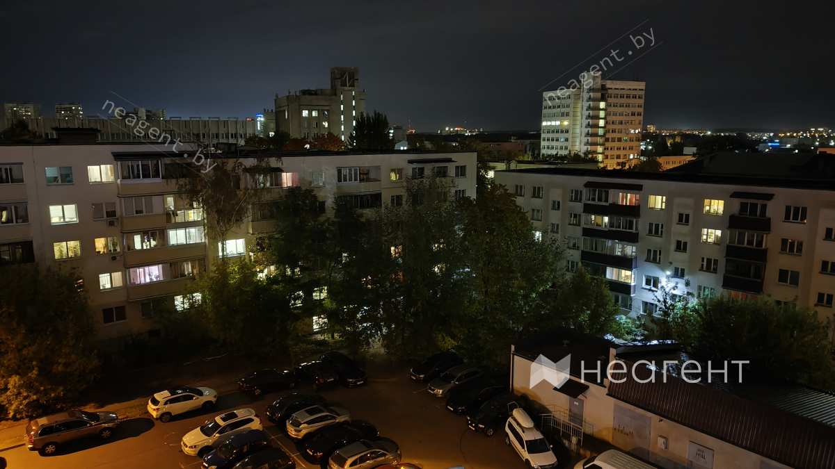 Дом на улице Платонова, 33, вид из окна 