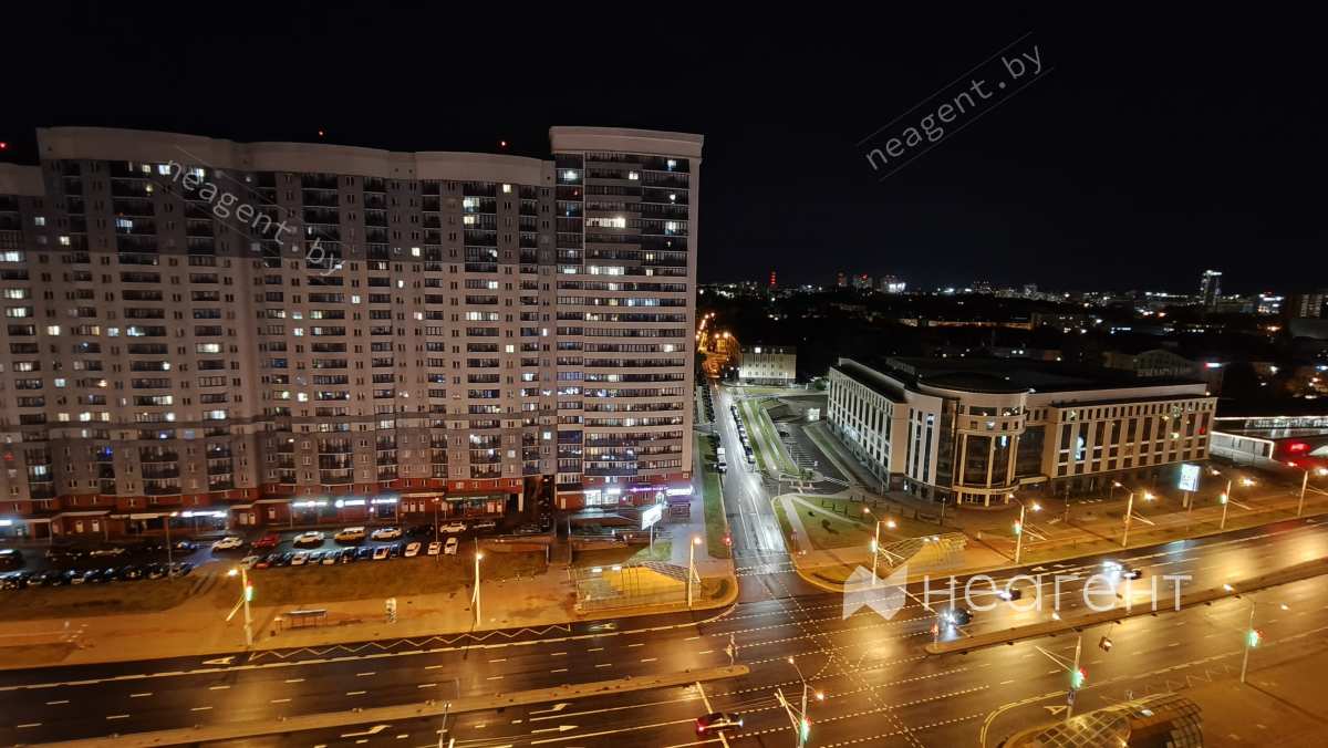 просп. Дзержинского, дом 11, вид на проспект 