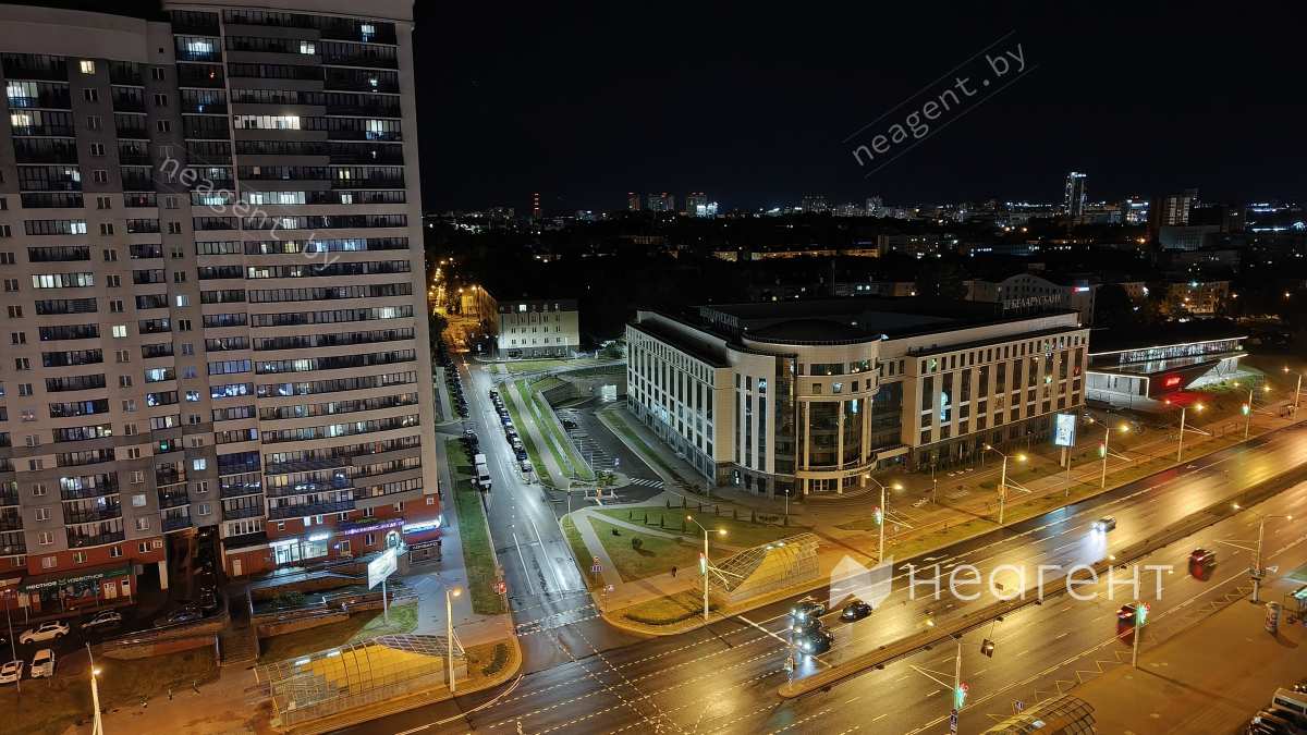 просп. Дзержинского, дом 11, вид на проспект 