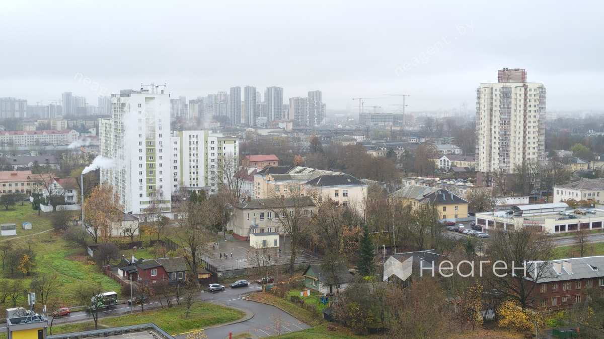 просп. Дзержинского, дом 11, вид из окна