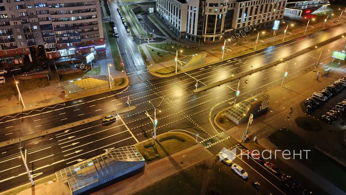 просп. Дзержинского, дом 11, вид на проспект 