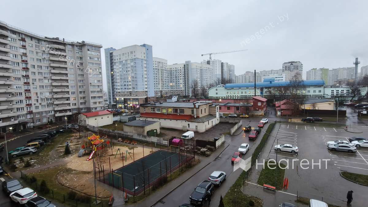 просп. Дзержинского, дом 23, вид из окна