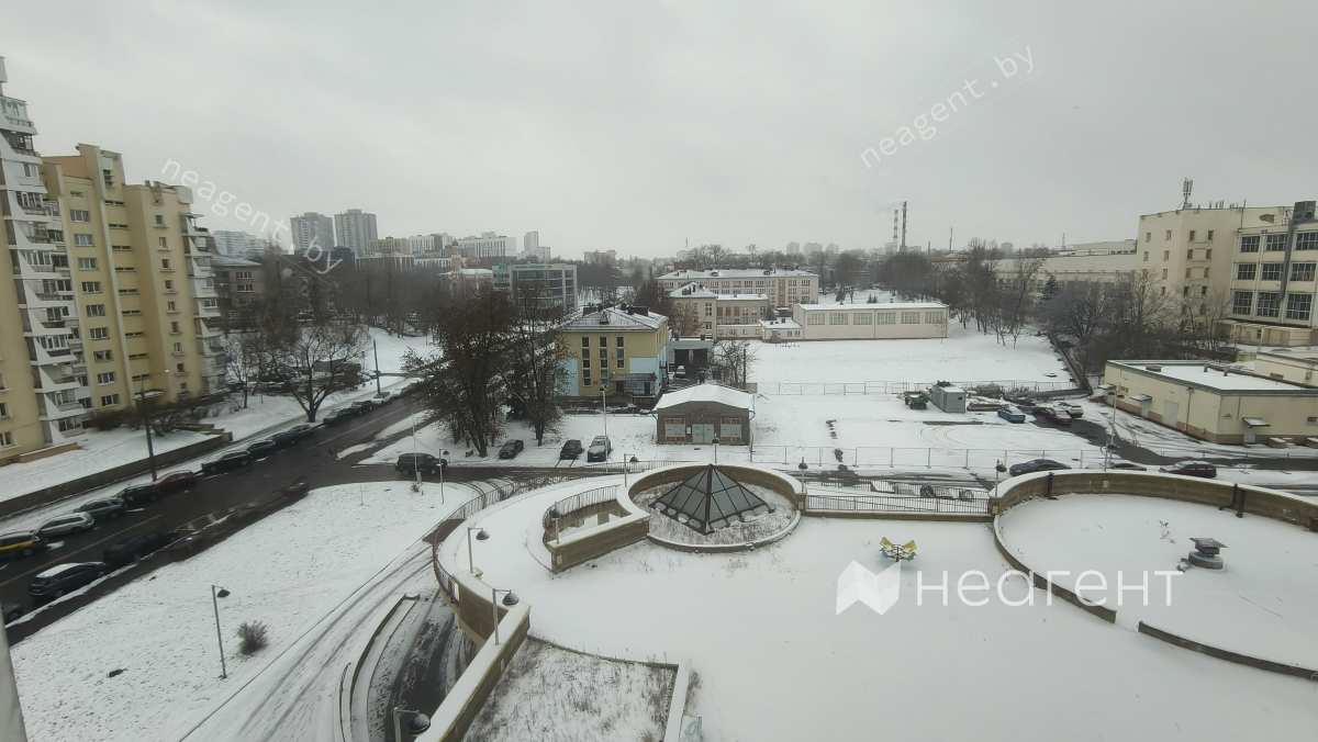 просп. Победителей, дом 57, вид из окна