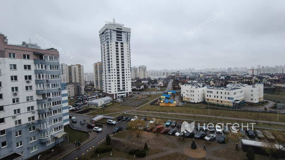 просп. Победителей, дом 133, вид из окна