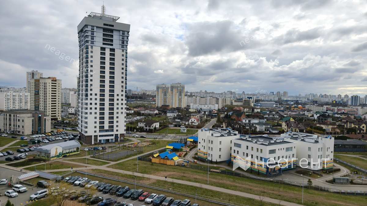 Минск, просп. Победителей, дом 133, вид из окна