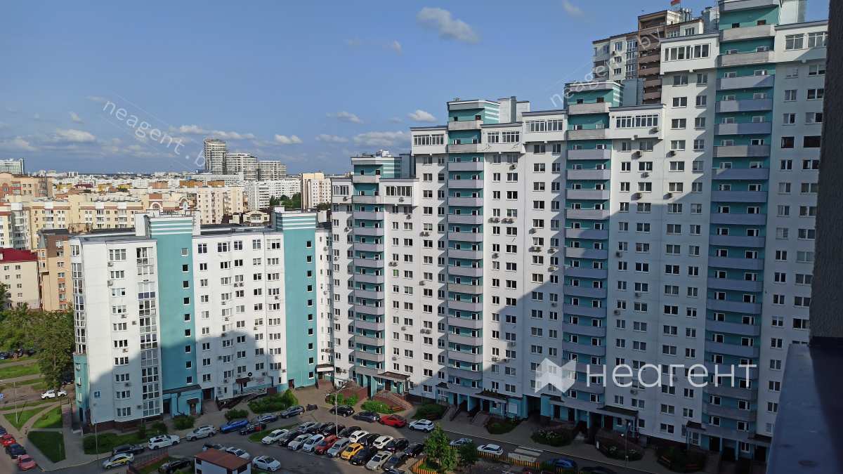 Репина 4, вид с Тимирязева 8