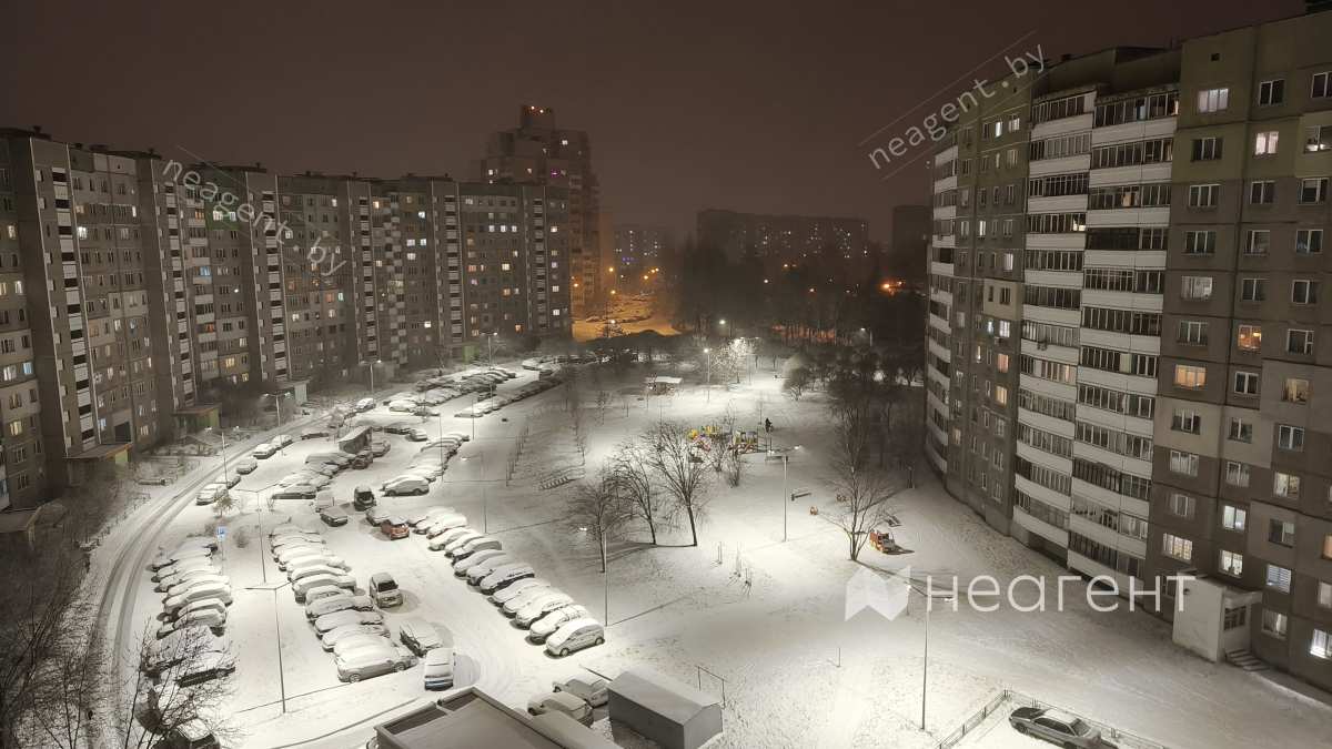 Жилой дом Рокоссовского 60/1, вид из окна