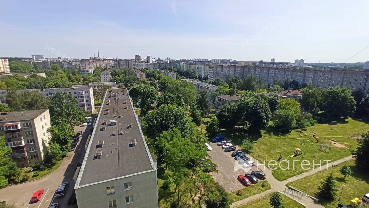 Вид из дома на  проспекте Рокоссовского 77
