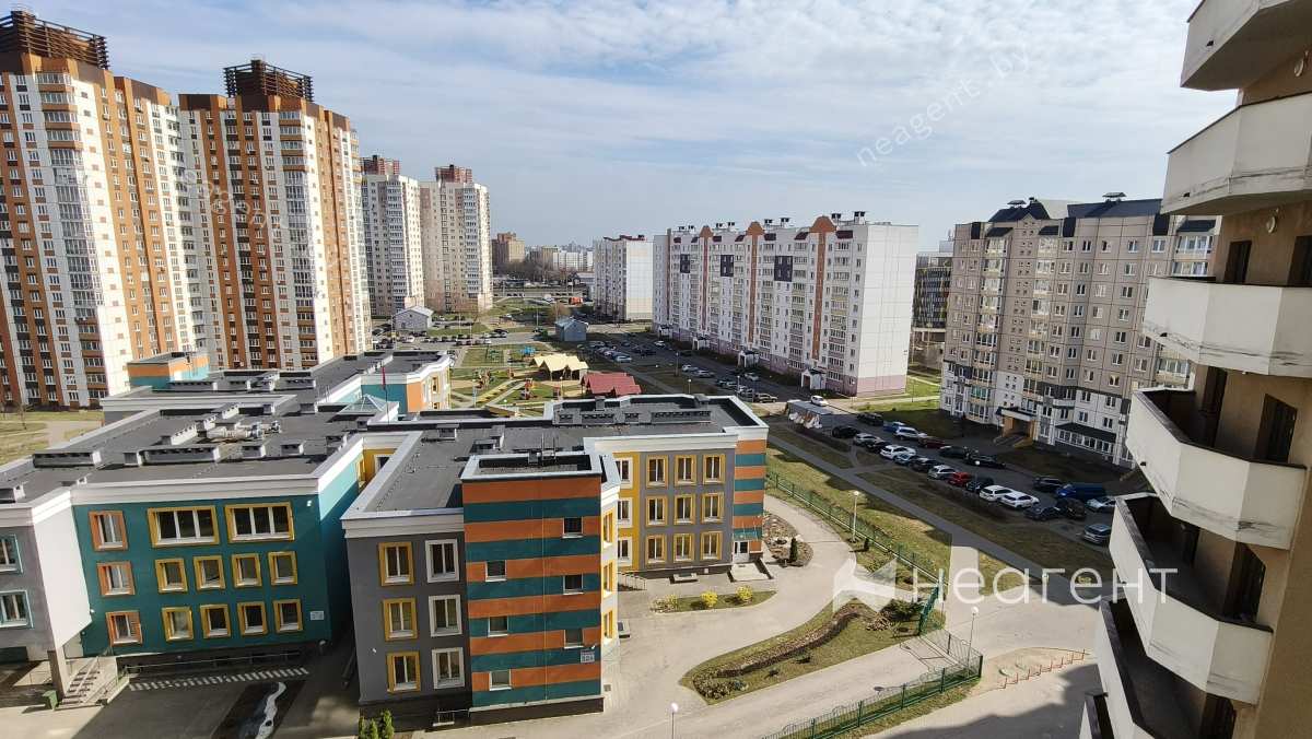 ул. Аэродромная, дом 32, вид из окна