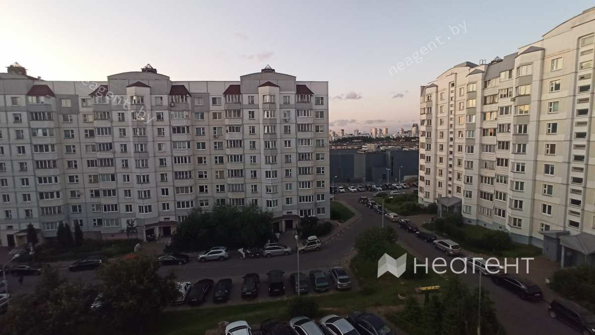 ул. Алеся Гаруна, дом 23, вид из дома 