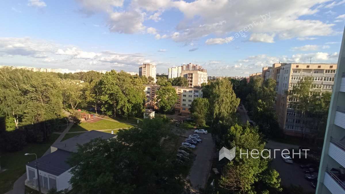 ул. Бельского, дом 17, вид с балконов во двор