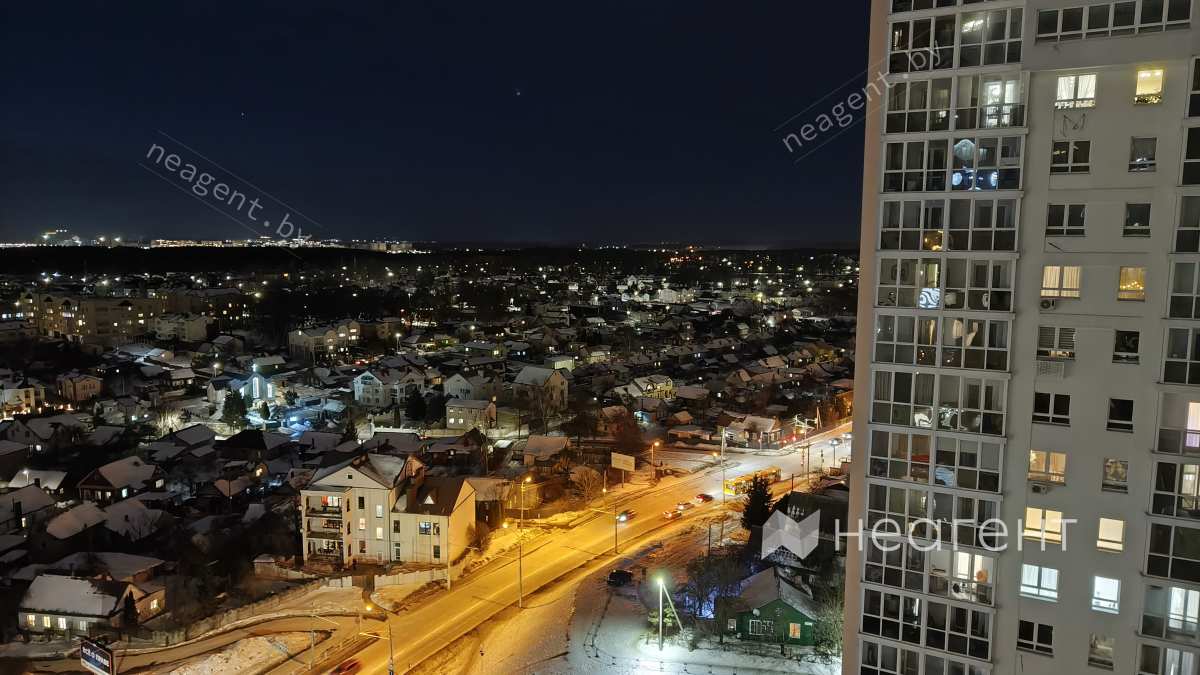 ул. Богдановича, дом 140, вид из окна